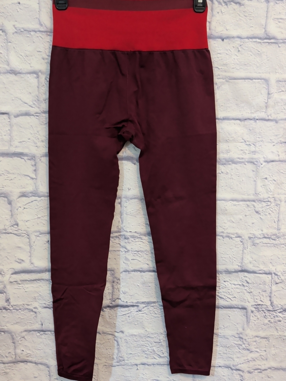 Fabletics High-Waist Burgundy & Cherry Red 7/8 Seamless Leggings - Size Small - Picture 5 of 7